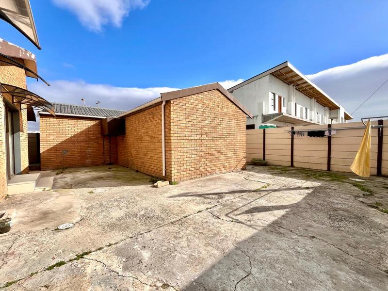 6 Bedroom Property for Sale in Schaap Kraal Western Cape